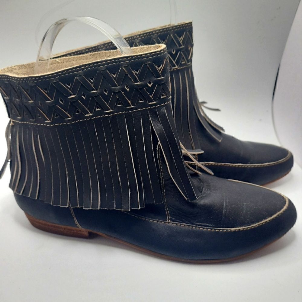 Latigoanthropologie Jig Adobe Black Leather Fringe "Moc" Ankle Boots 7.5m $137